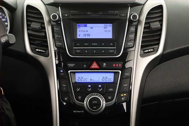 Hyundai i30 (2013) 1.6 CRDi, nová STK, Tažné - fotka 11 z 13