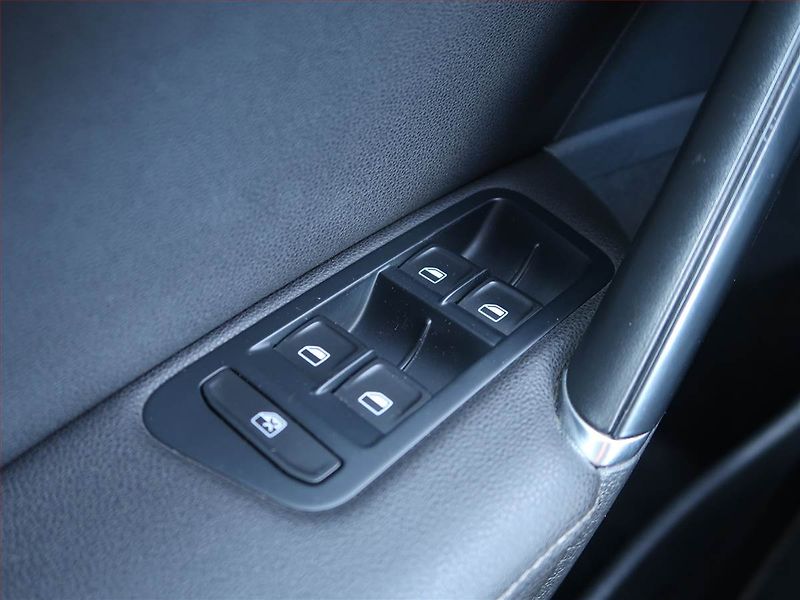 Volkswagen Golf (2014) 1.6 TDI, Automat, Serv.kniha - fotka 16 z 19