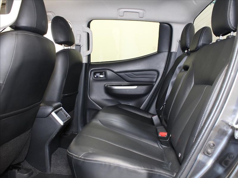 Mitsubishi L200 2,3 DI-D 127kW AT Instyle DPH - fotka 7 z 24