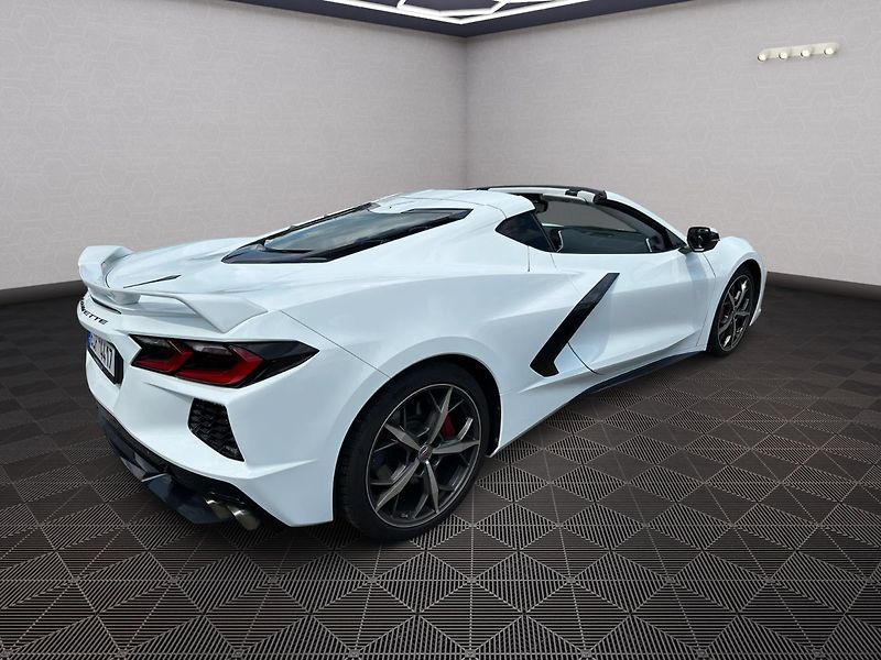 Chevrolet Corvette (2022) C8 Stingray 6.2 V8 354kW Targa - fotka 4 z 33