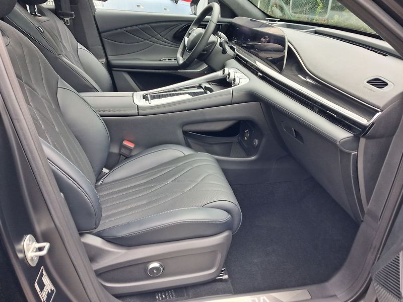 Omoda 9 (2026) Premium 1.5TGDI PHEV AWD - fotka 9 z 28