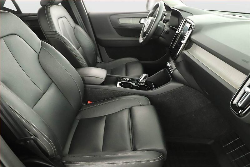 Volvo XC40 (2020) T5 Recharge - fotka 7 z 19