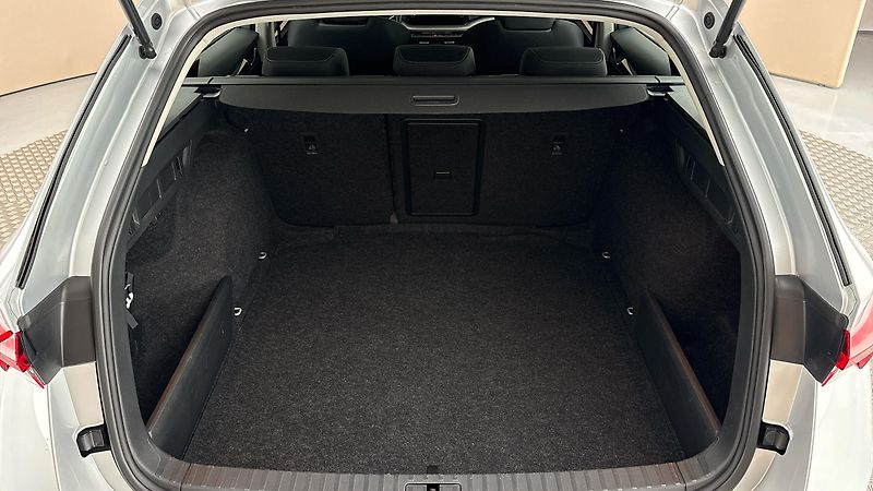 Škoda Octavia 2.0 TDI Ambition Combi - fotka 17 z 25