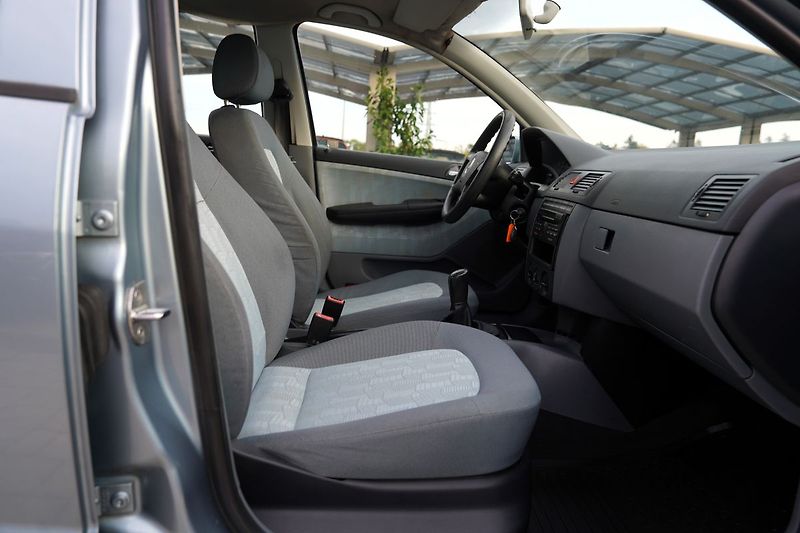 Škoda Fabia 1.9 TDI,100 PS/klima/alarm - fotka 23 z 34