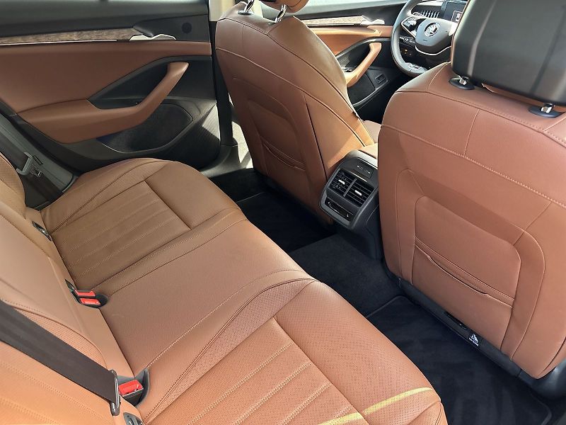 Škoda Superb (2024) 2.0 TDI 4x4 DSG L&K - fotka 10 z 33