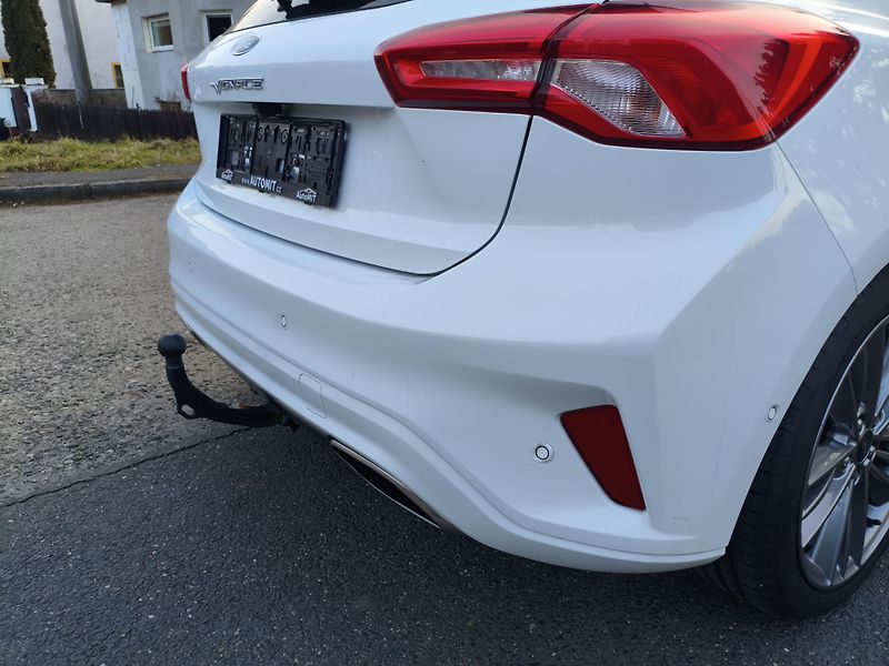 Ford Focus (2018) 2,0 Tdci 110Kw Vignale 8AT - fotka 34 z 38