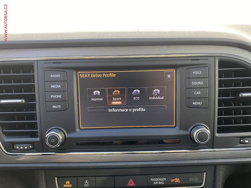Seat Leon (2014) 2.0 TDi, FR, AT, panorama - fotka 16 z 16