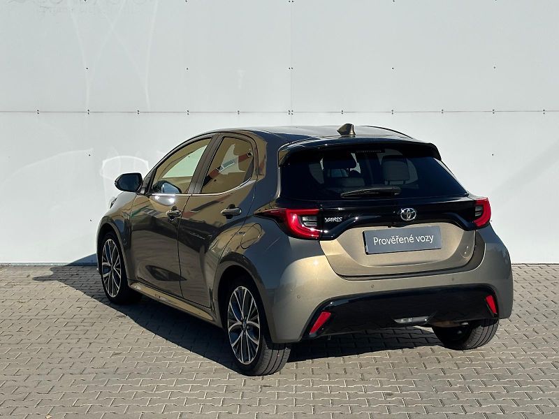 Toyota Yaris 1.5 Dynamic Force Executive AT - fotka 7 z 29