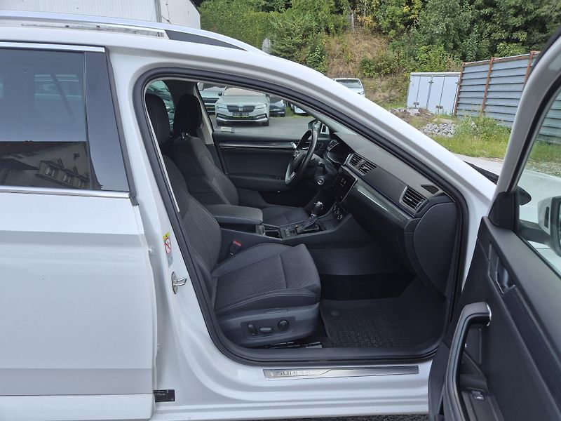 Škoda Superb Combi 2,0TDi 110kw DSG 17ALU - fotka 3 z 20