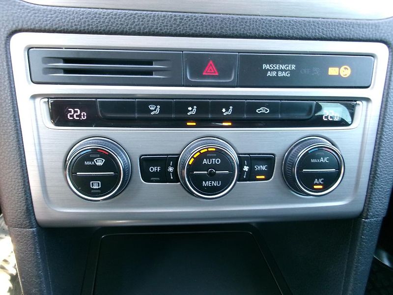 Volkswagen Golf Sportsvan 1.2 TSi KOUPENO ČR,1.MAJITEL - fotka 11 z 14