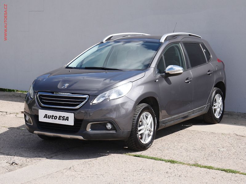 Peugeot 2008 (2015) 1.2i, AC, tempo - fotka 3 z 24