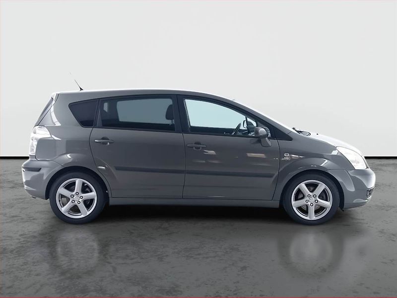 Toyota Corolla Verso (2007) 2.2 D-4D, 7 míst, nová STK - fotka 6 z 19