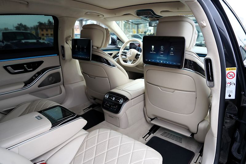 Mercedes-Benz Třídy S S 500L 4Matic AMG/3D Burmester - fotka 31 z 45