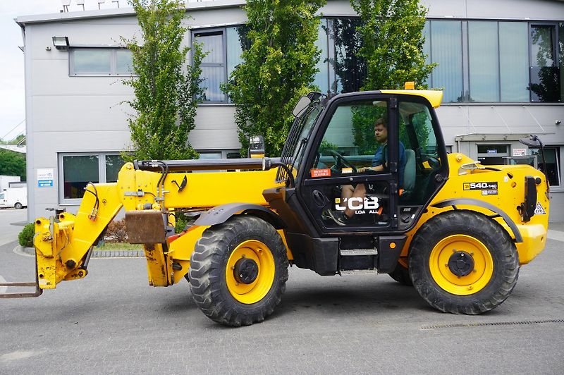 JCB (2019) 540-140 telescopic loader  - fotka 8 z 24