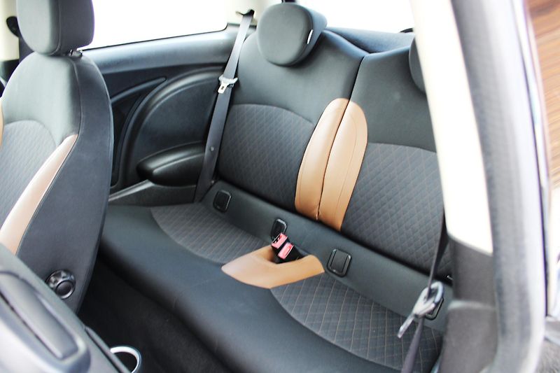 Mini Cooper (2013) 1,6D REZERVACE - fotka 10 z 15