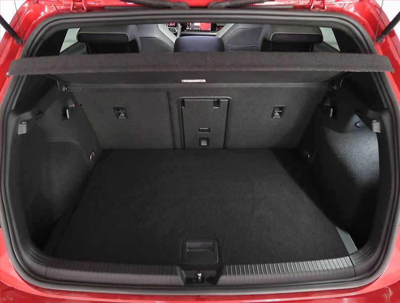 Volkswagen Golf (2020) R-Line 1.5 eTSI - fotka 14 z 21