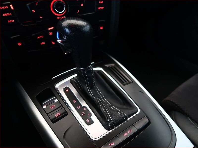 Audi A5 (2010) 2.0 TFSI, 4X4, Automat - fotka 13 z 15