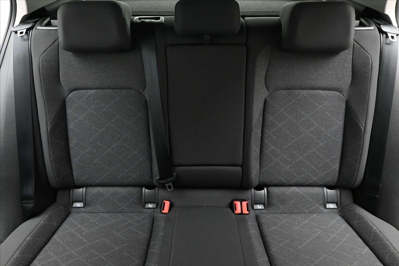 Volkswagen Golf 2,0 TDI 85kW Life Záruka až 5 - fotka 27 z 30
