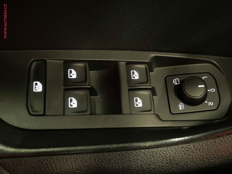 Škoda Karoq (2022) 2.0TSi 4x4, 1.maj,ČR, DSG - fotka 15 z 22