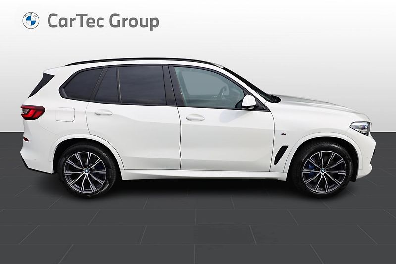 BMW X5 xDrive30d - fotka 6 z 15