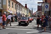 Ze startu XIV. Slánského okruhu - průjezd Londou.