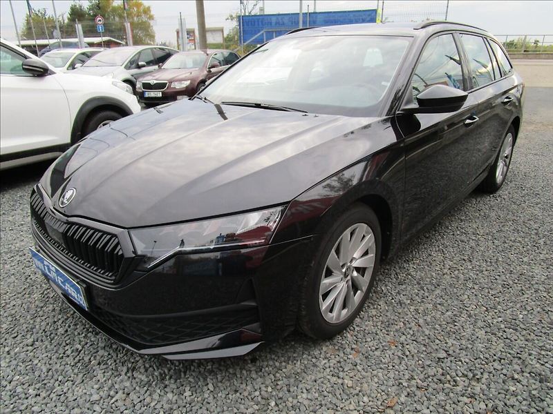 Škoda Octavia Combi 2.0TDi DSG Selection - fotka 1 z 59