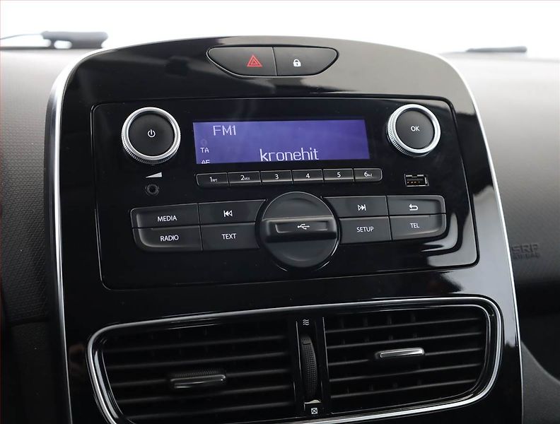 Renault Clio (2017) 1.2 16V, Tempomat - fotka 12 z 16