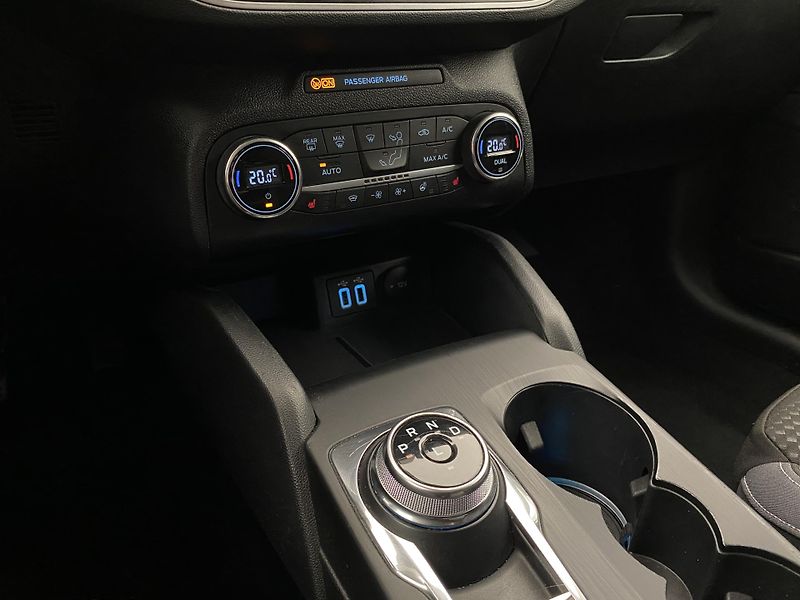 Ford Focus 1.5 ECOBOOST TITANIUM AUT - fotka 26 z 40