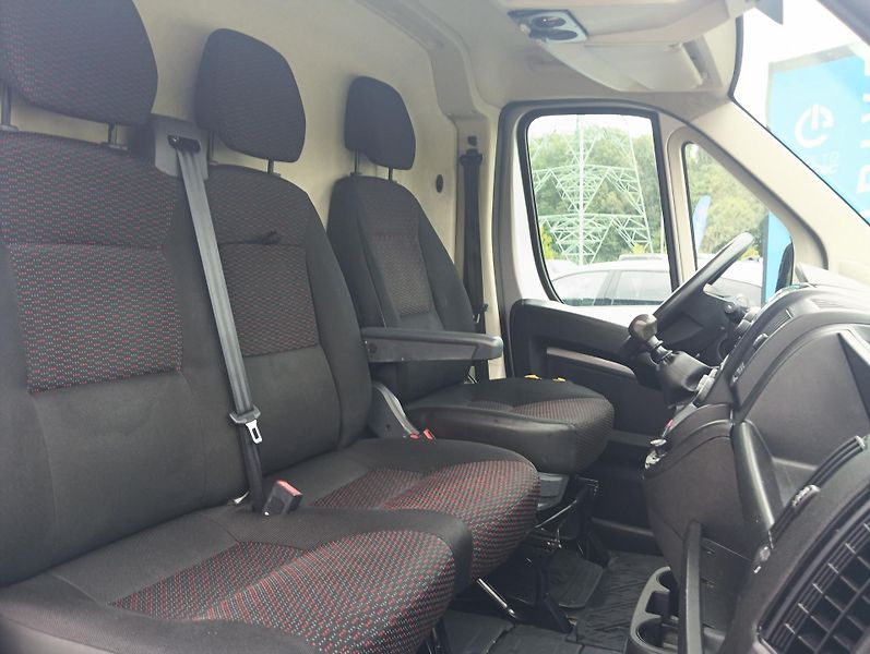 Citroën Jumper (2020) Furgon 3500 L2H2 140k 2.2 BHDi - fotka 14 z 23