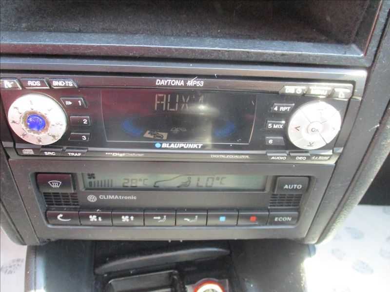 Volkswagen Golf 1,9 TDi,96kW,digiklima,servis, - fotka 15 z 26