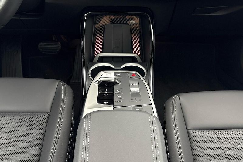 BMW X1 xDrive30e - fotka 10 z 13