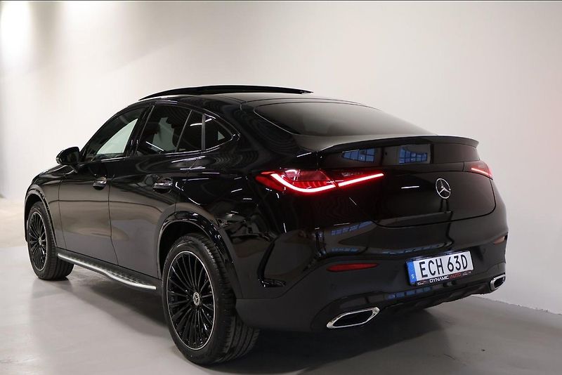 Mercedes-Benz GLC 300 Coupé 4MATIC AMG Pano HuD - fotka 5 z 28