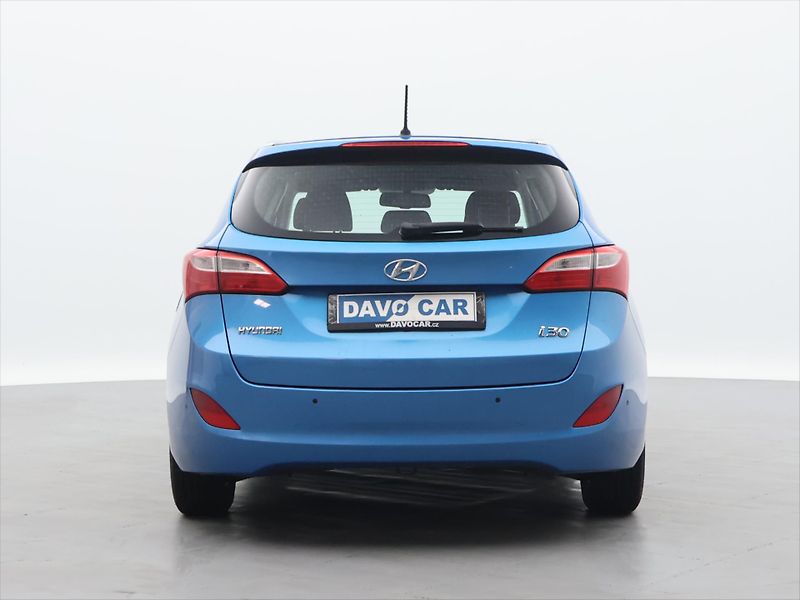 Hyundai i30 1,6 CRDi 81kW CZ Weekend - fotka 6 z 38