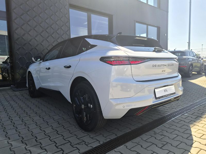 DS Automobiles DS N°4 (2026) N°4  PERFORMANCE LINE HYBRID   - fotka 18 z 27