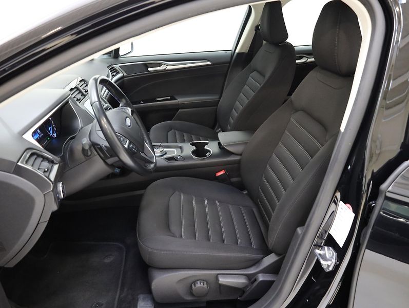 Ford Mondeo (2020) AT8, park. kamera, servis, zár - fotka 12 z 19