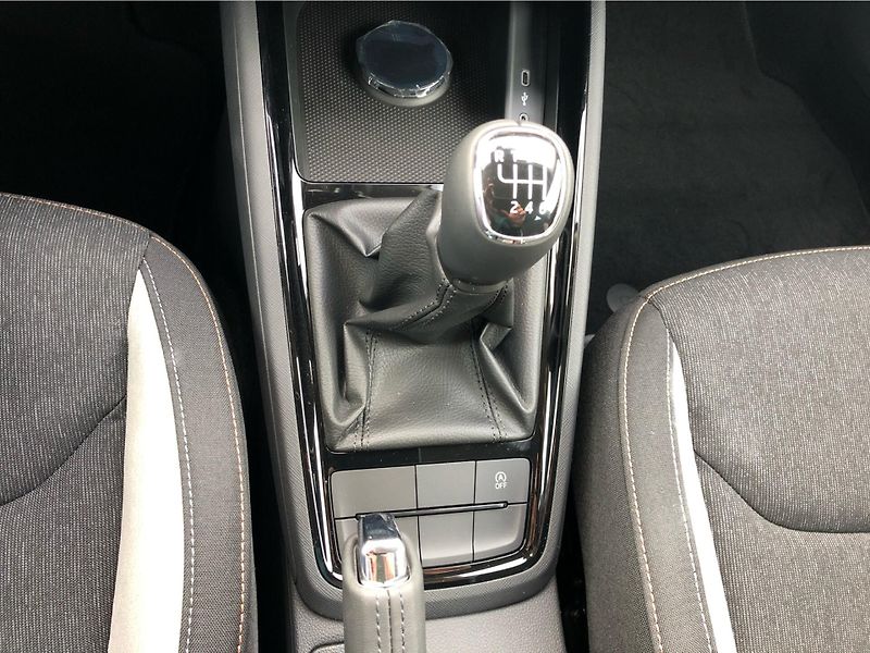 Škoda Scala 1,5 TSI - fotka 22 z 29