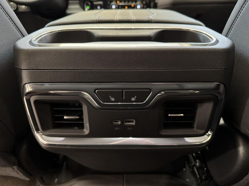 Chevrolet Silverado High Country 6,2 V8 + LPG - fotka 51 z 57