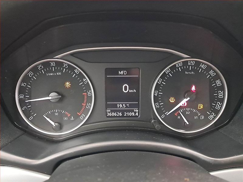 Škoda Octavia (2011) Scout 2.0 TDI, 4X4, Xenony - fotka 11 z 16