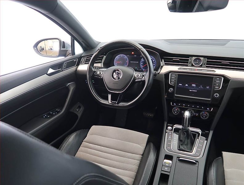 Volkswagen Passat (2015) 2.0 TDI, Automat, Kůže, Navi - fotka 7 z 28
