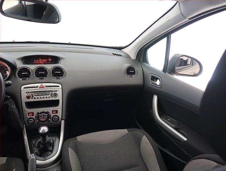 Peugeot 308 (2011) 1.6 HDi, Tempomat - fotka 8 z 18