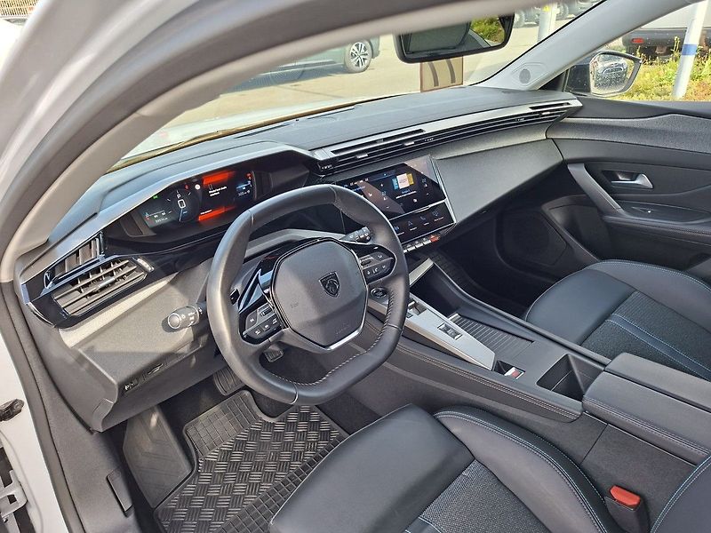 Peugeot 308 SW ALLURE 1,2 PT EAT8 - fotka 12 z 27