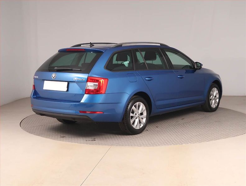 Škoda Octavia (2018) 1.4 TSI, Navi, Tempomat - fotka 5 z 18