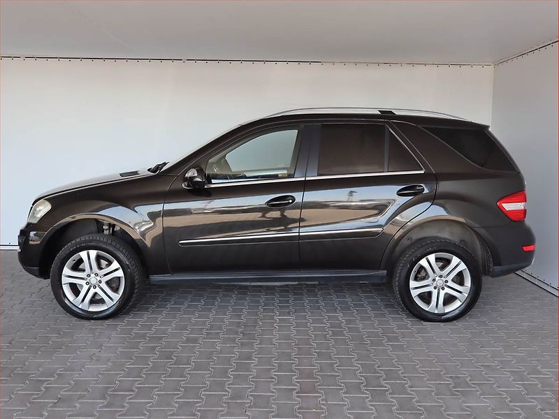 Mercedes-Benz Třídy M (2009) ML 420 CDI, 4X4, Automat - fotka 3 z 22