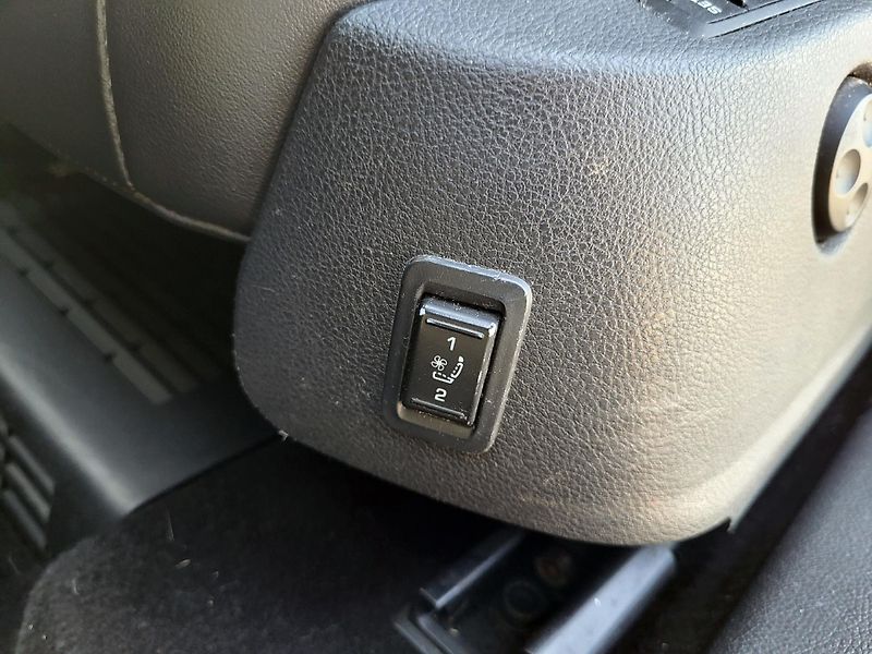 Škoda Superb II combi 2.0 TDi DSG ELEGANCE - fotka 22 z 42
