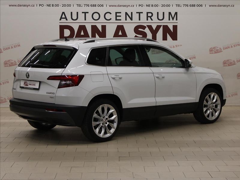 Škoda Karoq 2,0 TDI Style+ 4x4 DSG perleť - fotka 4 z 40