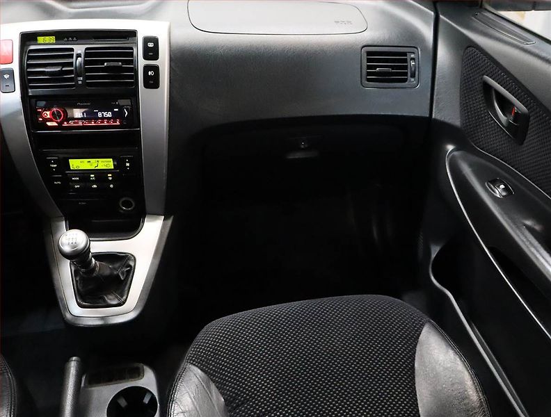 Hyundai Tucson (2007) 2.0 CRDi, 4X4, nová STK - fotka 8 z 17