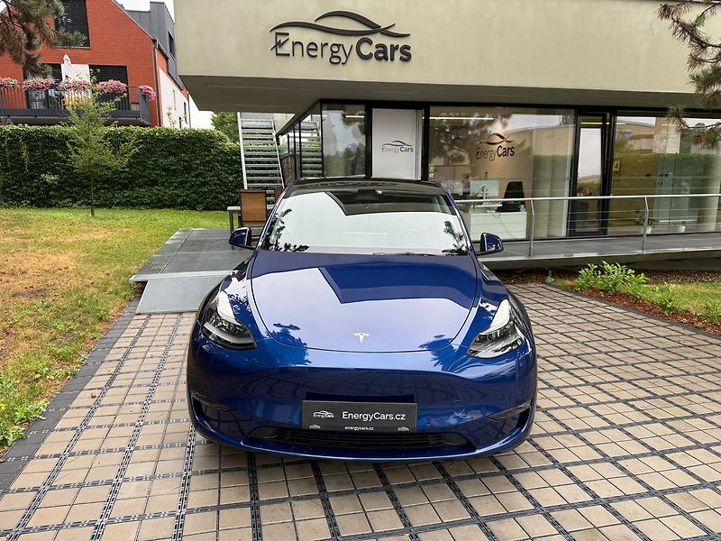 Tesla Model Y Long Range AWD - fotka 2 z 41