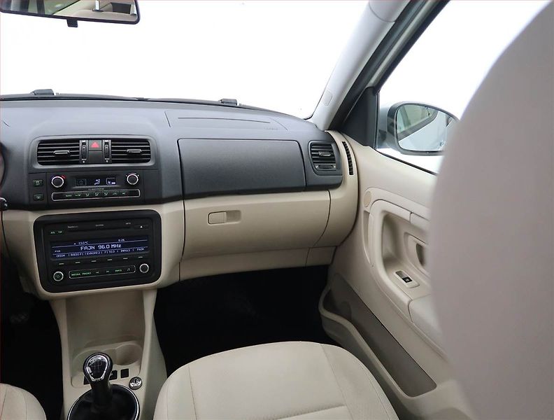 Škoda Roomster (2010) Comfort 1.2 12V, Serv.kniha - fotka 8 z 16