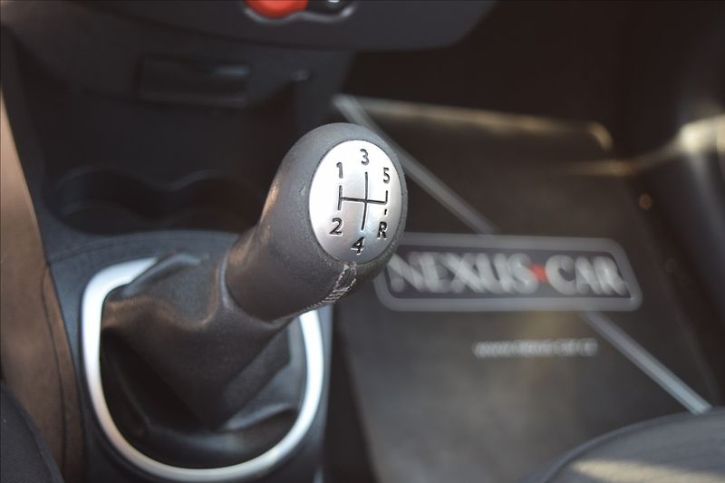Renault Clio 1,2 i 74KW ALU KLIMA TAŽNÉ - fotka 44 z 48