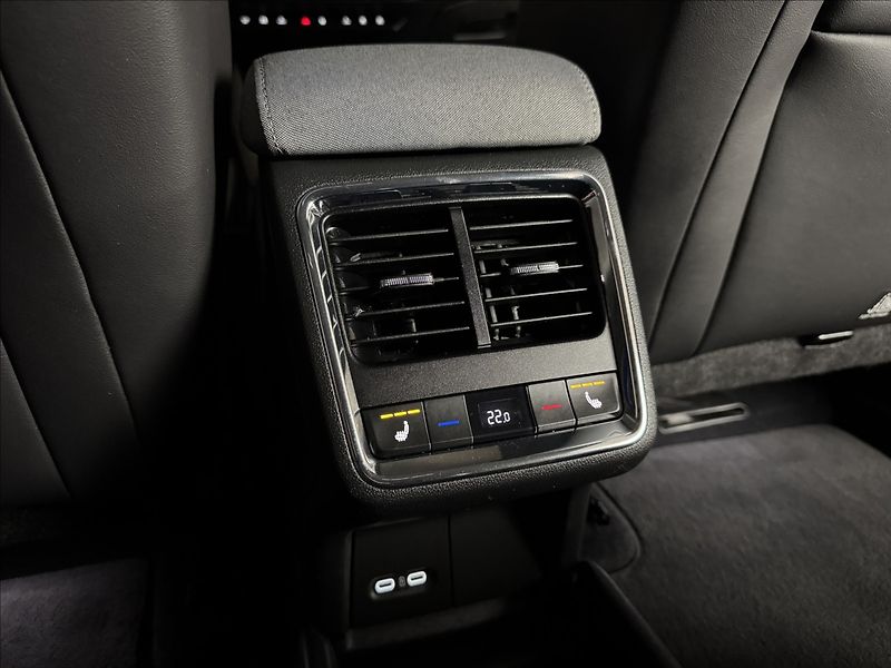 Škoda Enyaq 80 Tepelko LED Matrix Assist - fotka 17 z 50
